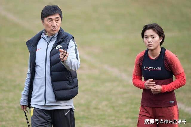 克洛普向中国球迷致敬，表达自豪与感激